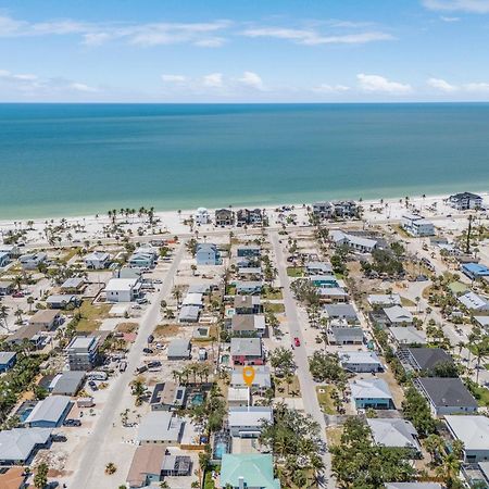 140 Barefoot Bungalow: 4Br/2Ba W/ Heated Pool! Fort Myers Beach Extérieur photo