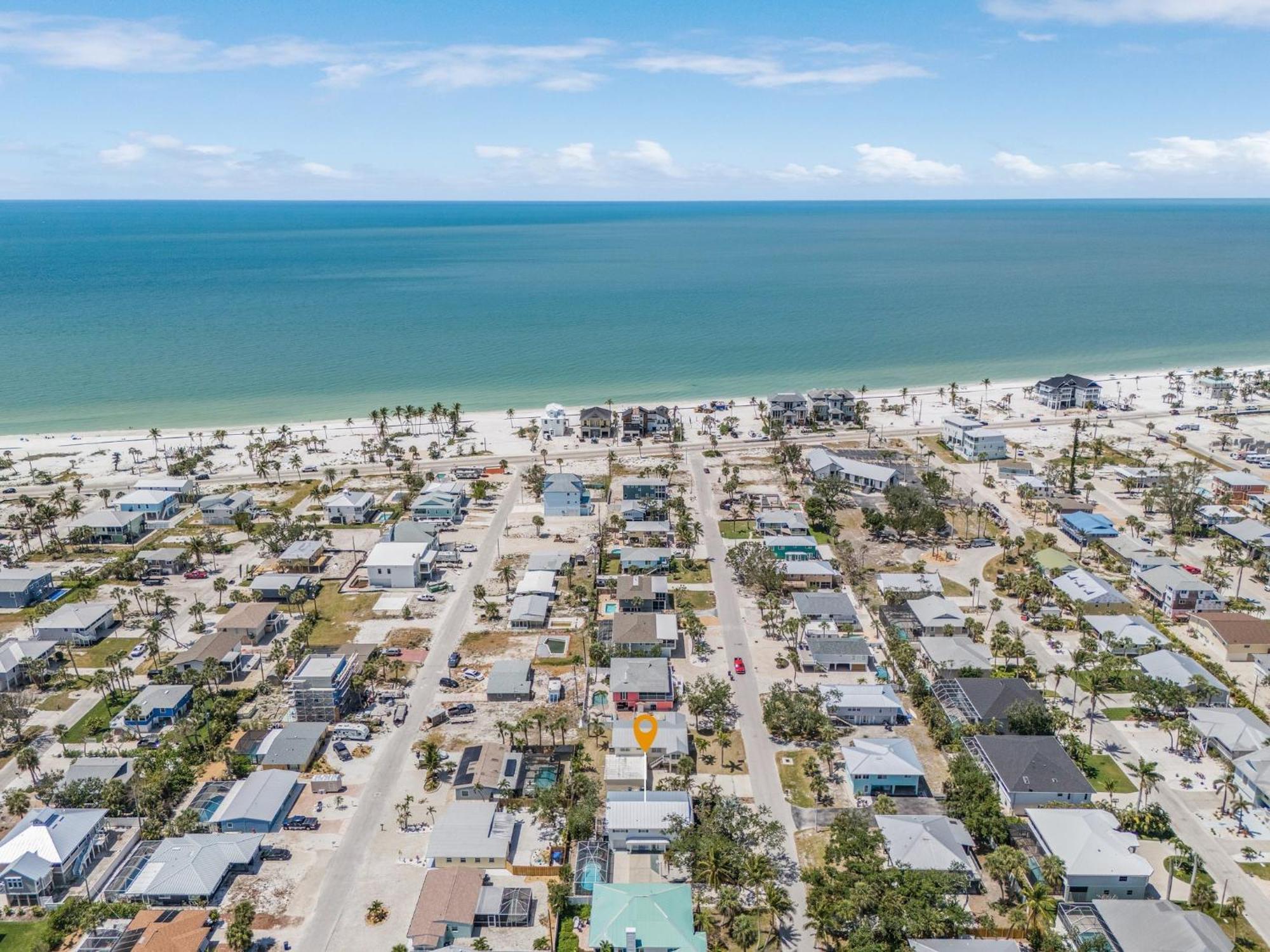140 Barefoot Bungalow: 4Br/2Ba W/ Heated Pool! Fort Myers Beach Extérieur photo